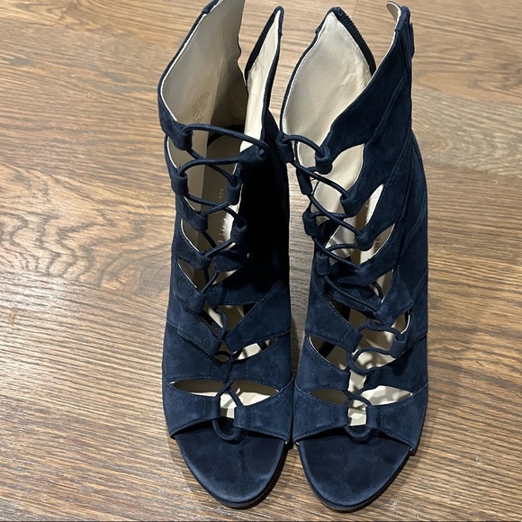 Kenneth Cole Navy Barlow Lace Up Heels - Picture 2 of 3